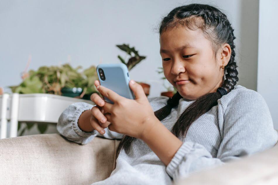 6-marketing-examples-for-back-to-school-text-campaigns